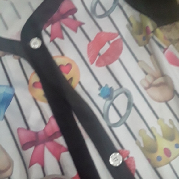 Nikes w/FREE Emoji Jersey!😊❤💜 - Picture 7 of 8